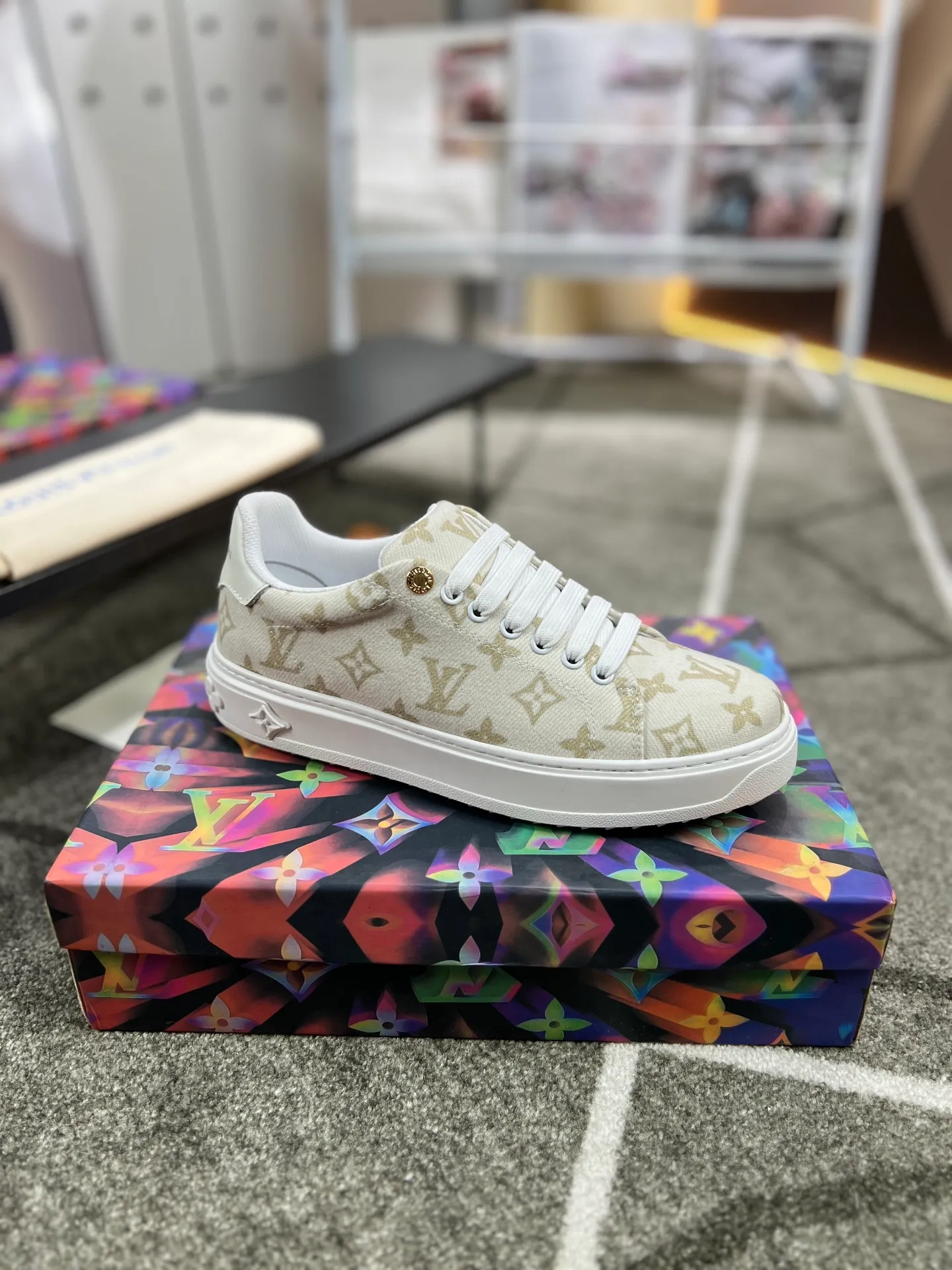 Factory price: 520💰LOUIS VUITTON [Louis VUITTON] New trendy Lv is on the market🎁, casual and fashionable men's shoes👟The upper is made of imported original fabric + cowhide mesh lining, the original wear-resistant rubber outsole, the version is simple and elegant, exclusive for trendy men, six colors available, code number: 38-44, customized 45, 46